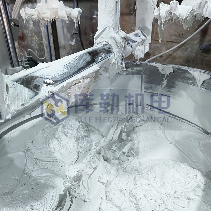 液压升降三轴搅拌机